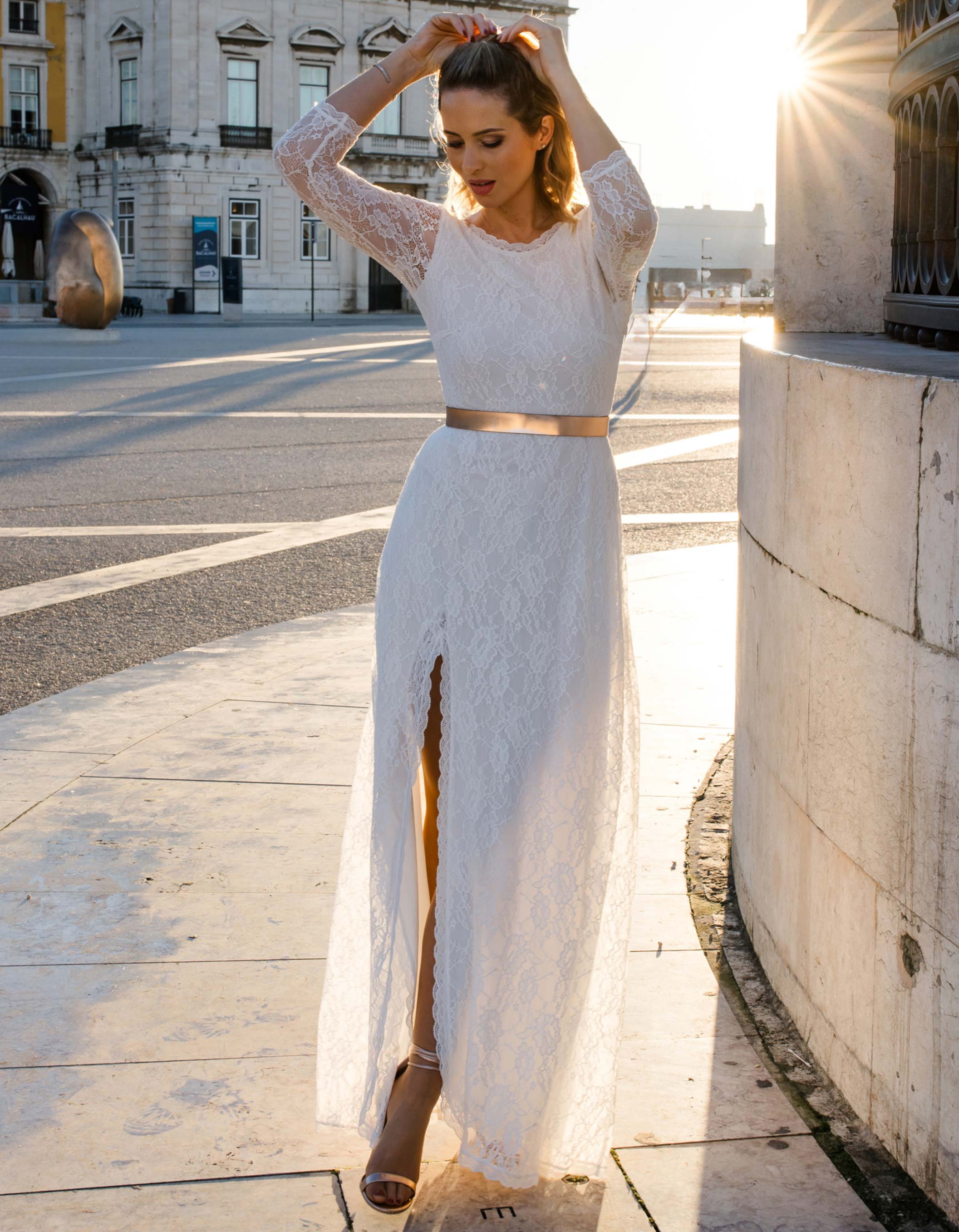 CONSTANT LOVE Boho Brautkleid mit Schlitz Spitzenkleid unter 300EUR www.andcompliments
