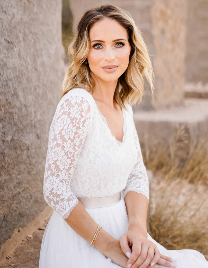 constant_love_online_shop_braut_hochzeit_andcompliments_berlin_team_braut_tuellrock_tuell_rock_spitze_spitzenoberteil_brautkleid_kleid_langarm_aermel_standesamt_boho_spitze_bodyconstant_love_online_shop_braut_hochzeit_andcompliments_berlin_team_braut_tuellrock_tuell_rock_spitze_spitzenoberteil_brautkleid_kleid_langarm_aermel_standesamt_boho_spitze_body