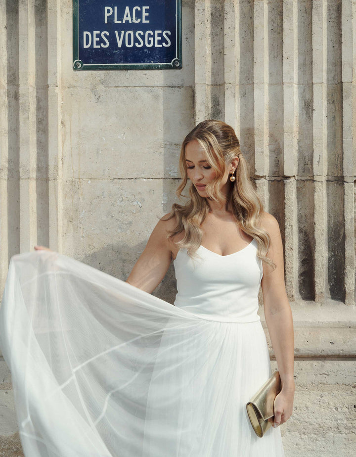 constant_love_online_shop_braut_hochzeit_andcompliments_berlin_team_braut_tuellrock_tuell_rock_spitze_spitzenoberteil_brautkleid_kleid_langarm_aermel_standesamt_boho_spitze_body_basic_outfit_unterwaesche_crop