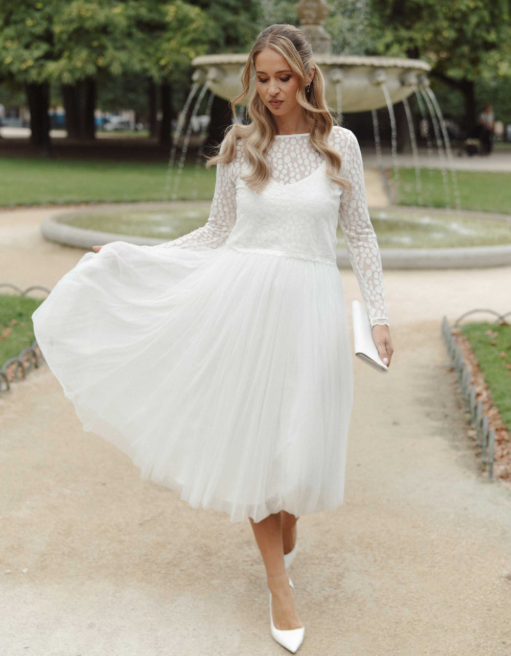 constant_love_online_shop_braut_hochzeit_andcompliments_berlin_team_braut_tuellrock_tuell_rock_spitze_spitzenoberteil_brautkleid_kleid_langarm_aermel_standesamt_boho_spitze_body_dot_punkte_langarm_aermel_aermel-14