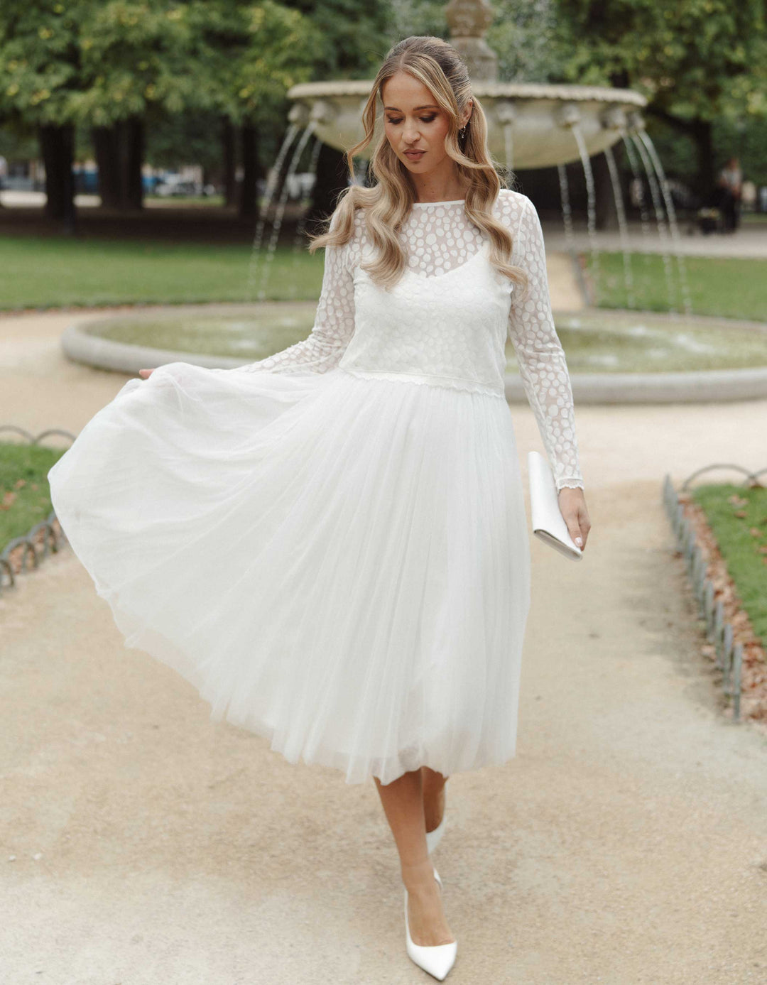 constant_love_online_shop_braut_hochzeit_andcompliments_berlin_team_braut_tuellrock_tuell_rock_spitze_spitzenoberteil_brautkleid_kleid_langarm_aermel_standesamt_boho_spitze_body_dot_punkte_langarm_aermel_aermel-14
