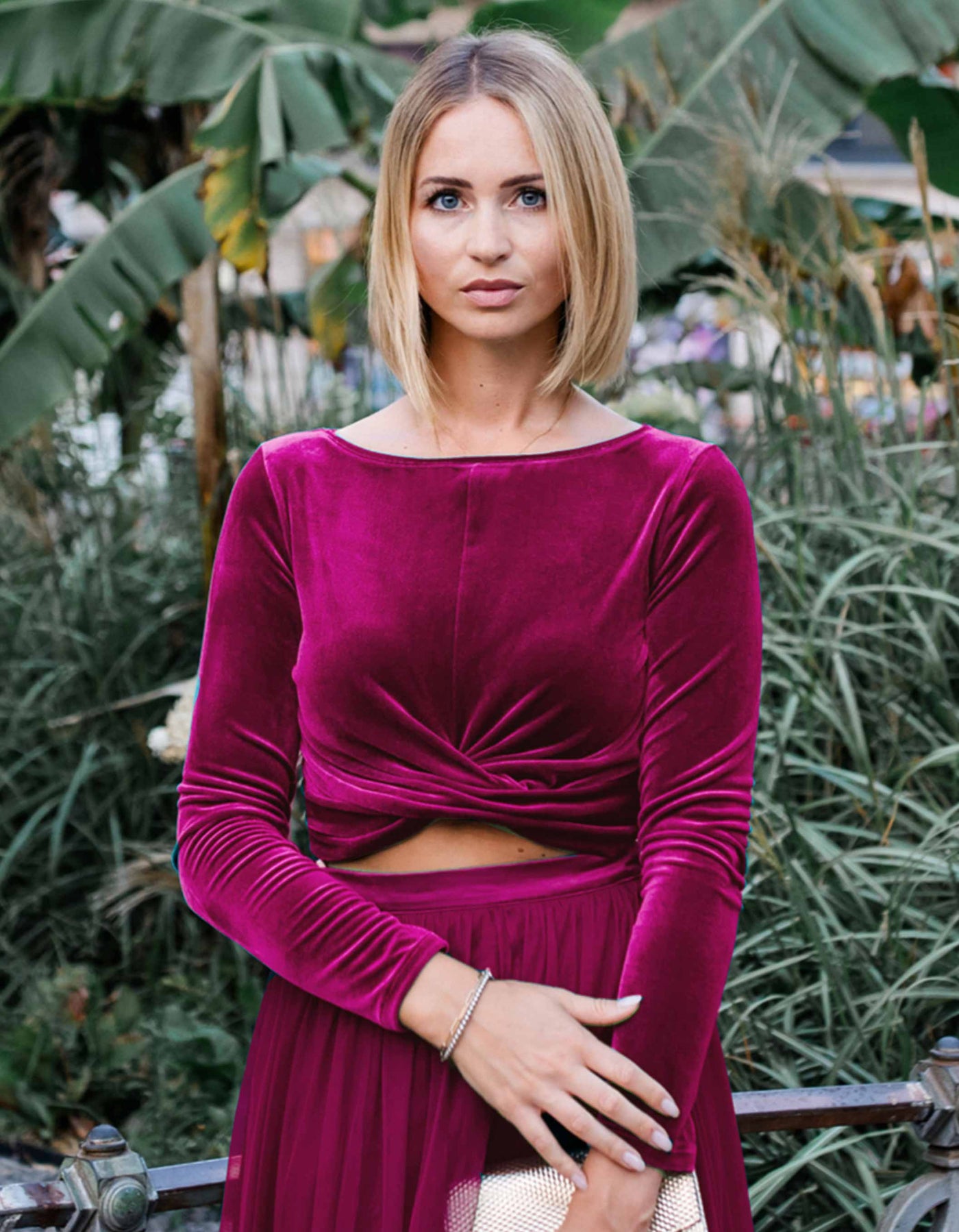 constant_love_online_shop_braut_hochzeit_andcompliments_berlin_team_braut_tuellrock_tuell_rock_spitze_spitzenoberteil_brautkleid_kleid_langarm_aermel_standesamt_samt_top_28_berry_pink_barbie