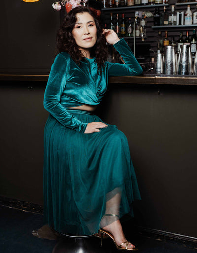 constant_love_online_shop_braut_hochzeit_andcompliments_berlin_team_braut_tuellrock_tuell_rock_spitze_spitzenoberteil_brautkleid_kleid_langarm_aermel_standesamt_boho_spitze_body_