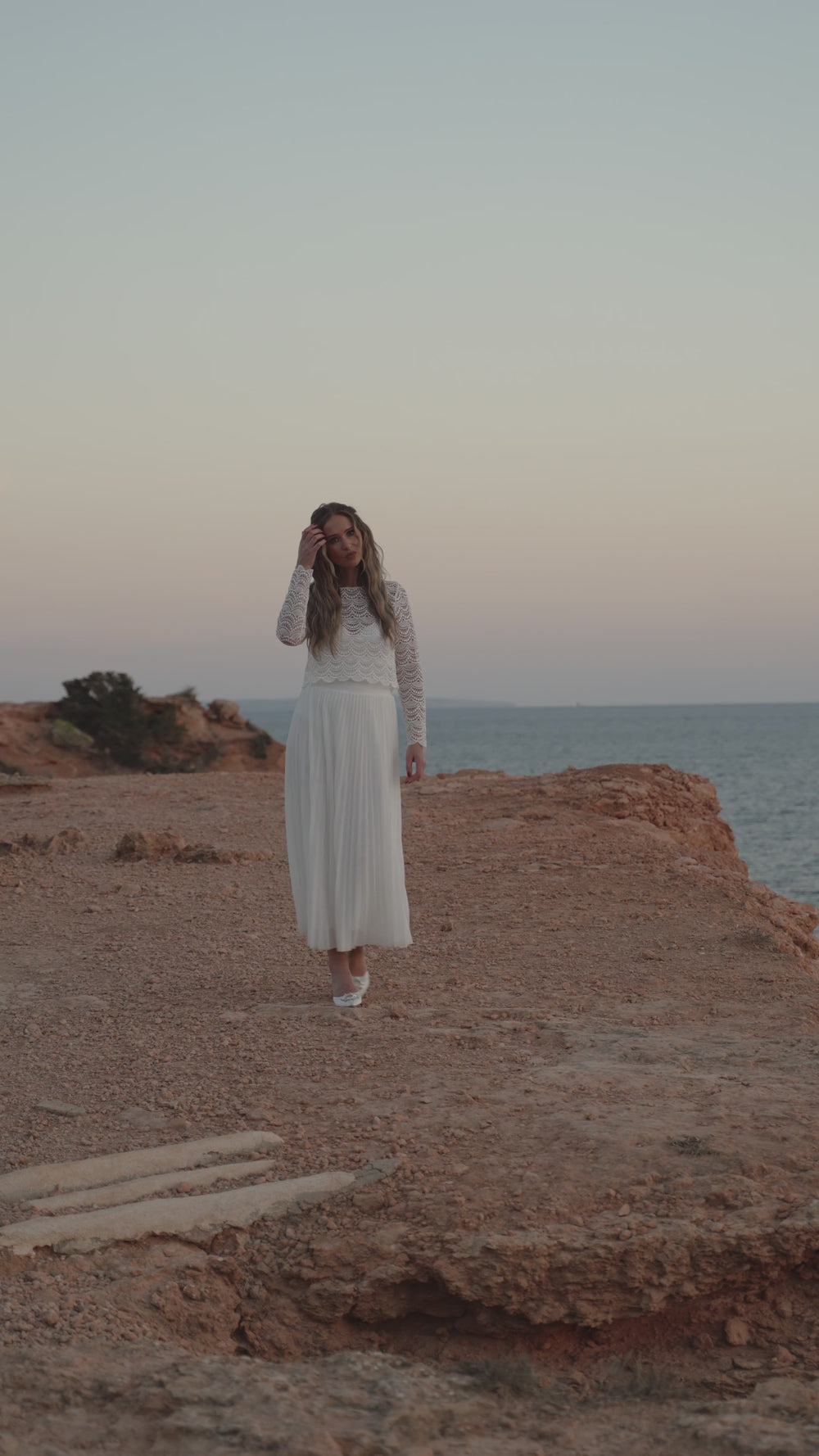 constant_love_tuellrock_hochzeit_standesamt_weiss_non_oui_cremewiss_midi_welche-arten-von-plissee-gibt-es_welchen-rock-traegt-man-zur-hochzeit_brautmode_online-shoppen_Plissee-Tuellrock