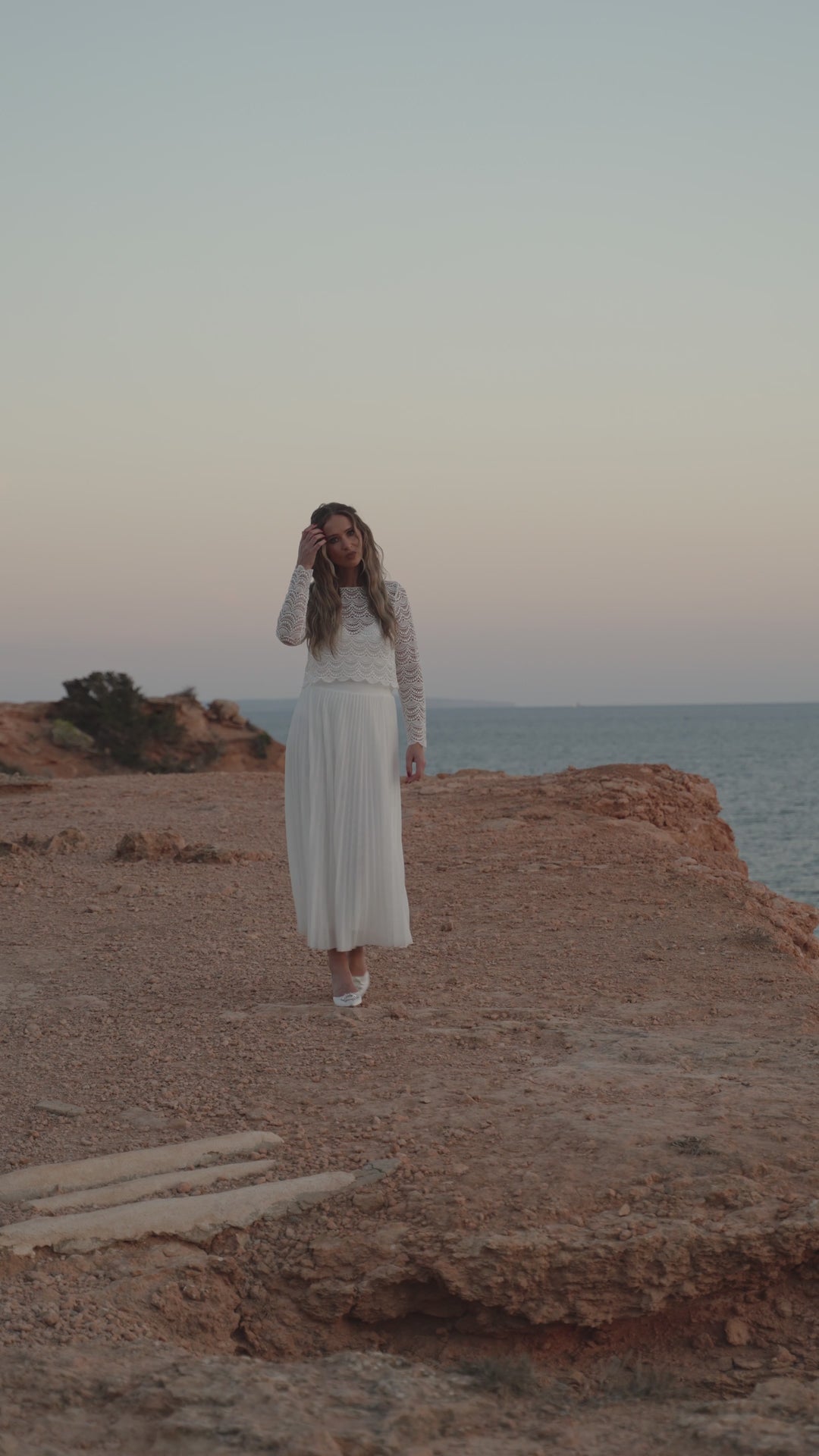 constant_love_tuellrock_hochzeit_standesamt_weiss_non_oui_cremewiss_midi_welche-arten-von-plissee-gibt-es_welchen-rock-traegt-man-zur-hochzeit_brautmode_online-shoppen_Plissee-Tuellrock