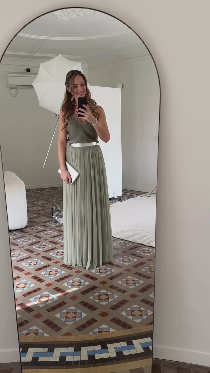 andcompliments_constant_love_online_shop_braut_hochzeit_andcompliments_berlin_camisole_seidentop_standesamt_olive_amiens_top onlineshops_brautmode_in deutschland_brautkleid