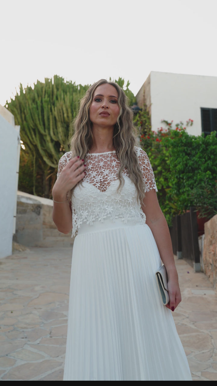 andcompliments_online_shop_brautmode_tulle_skirt_tuellrock_tuell_braut_hochzeit_online_shoppen_crop_top_langarm_spitze_oberteil_braut_halbarm_alternative_Brautkleid_Standesamt_Outfit_was ziehe ich zum Standesamt an