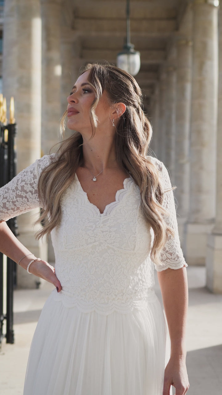 andcompliments_online_shop_brautmode_tulle_skirt_tuellrock_tuell_braut_hochzeit_online_shoppen_crop_top_langarm_spitze_oberteil_braut_alternative_Brautkleid_was zieht man zum Standesamt an_Brautoutfit