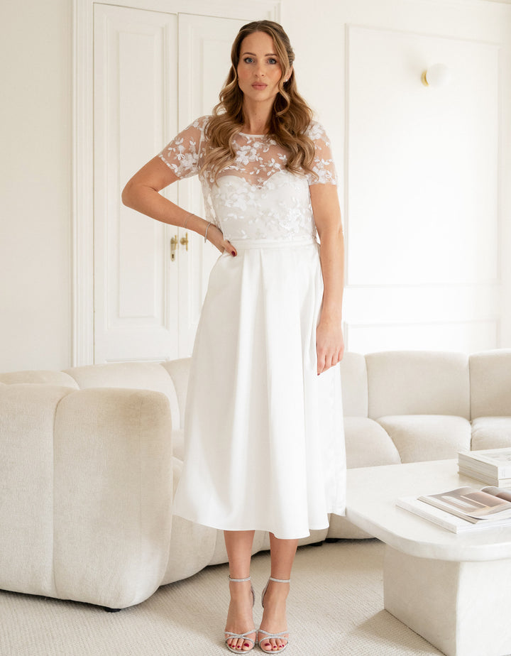 andcompliments_constant_love_online_shop_braut_hochzeit_andcompliments_berlin_camisole_seidentop_standesamt_olive_amiens_top onlineshops_brautmode_in deutschland_brautkleid