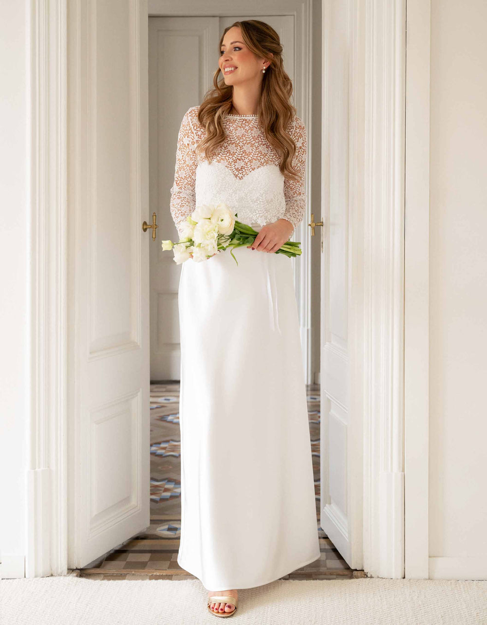 andcompliments_constant_love_online_shop_braut_hochzeit_andcompliments_berlin_camisole_seidentop_standesamt_olive_amiens_top onlineshops_brautmode_in deutschland_brautkleid