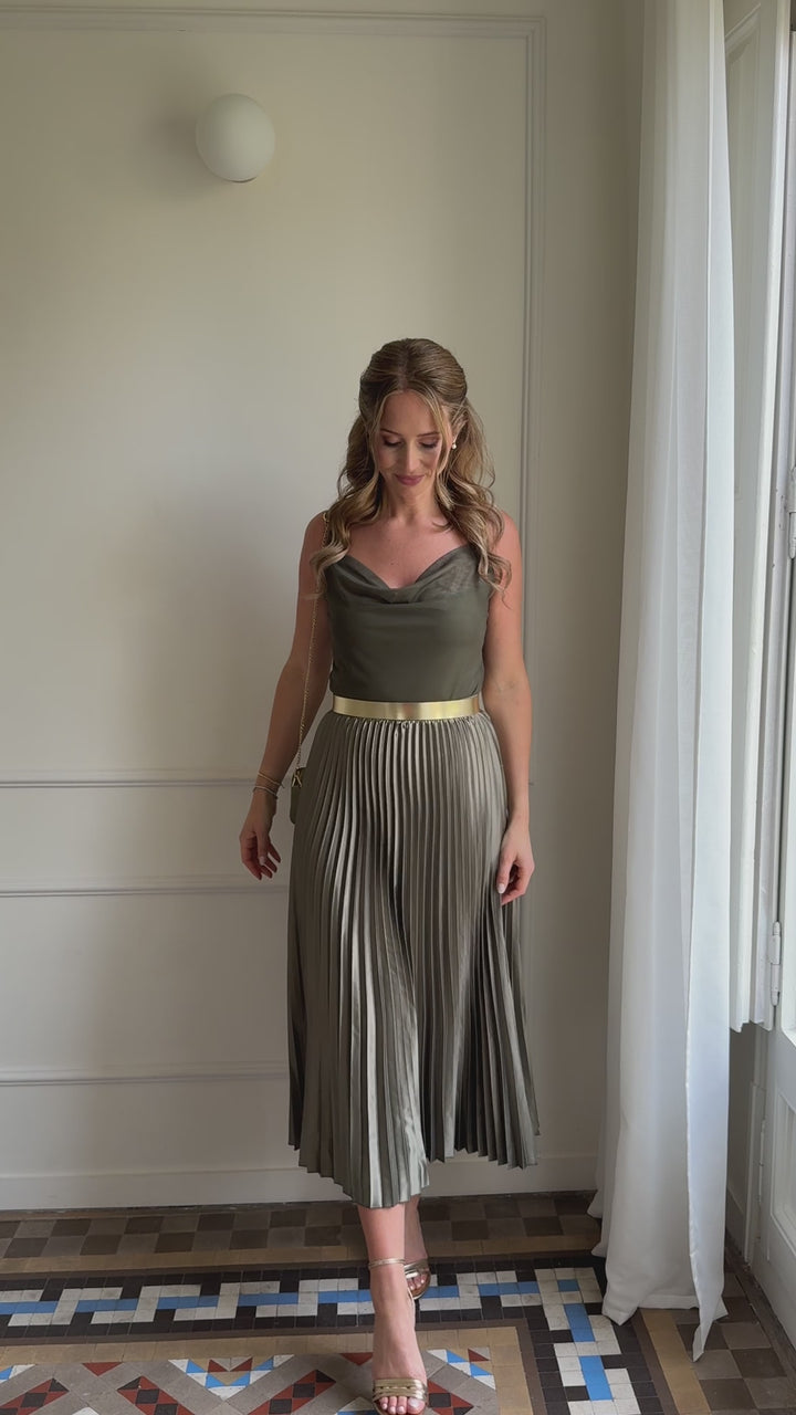 andcompliments_online_shop_brautmode_paillettenrock_skirt_sequins-skirt_braut_hochzeit_online_shoppen_outfit_crepes_chiffon_satin_midi_plissee_falten_olive-2