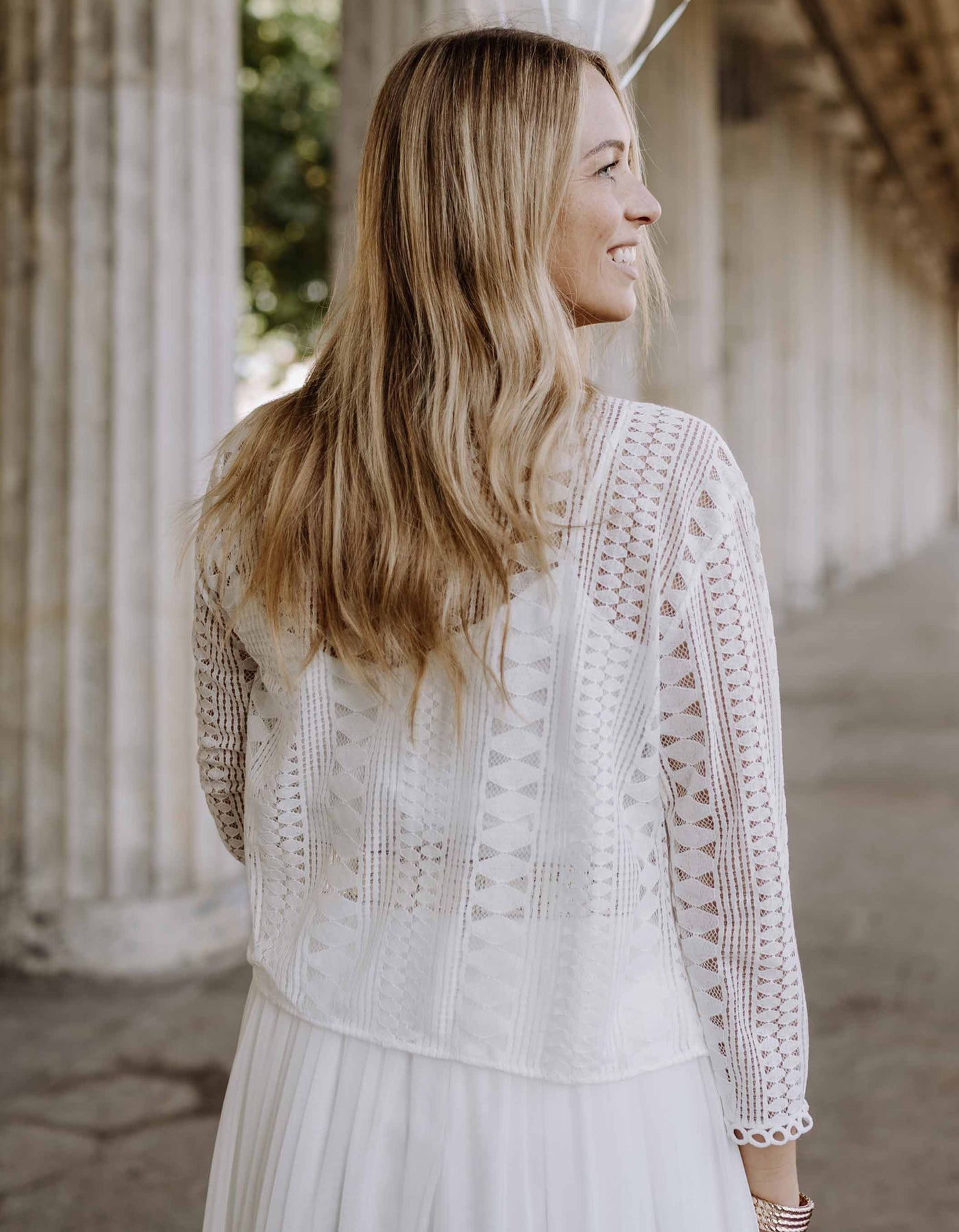 boho_jacke_grafisch_wifey_braut_jga_hochzeit_andcompliments_constant_love_brautmode_online_shop_tüllrock_tuell_rock  Alt-Text bearbeiten