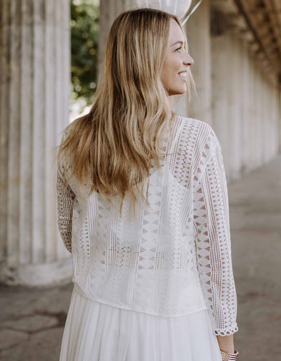 boho_jacke_grafisch_wifey_braut_jga_hochzeit_andcompliments_constant_love_brautmode_online_shop_tüllrock_tuell_rock  Alt-Text bearbeiten