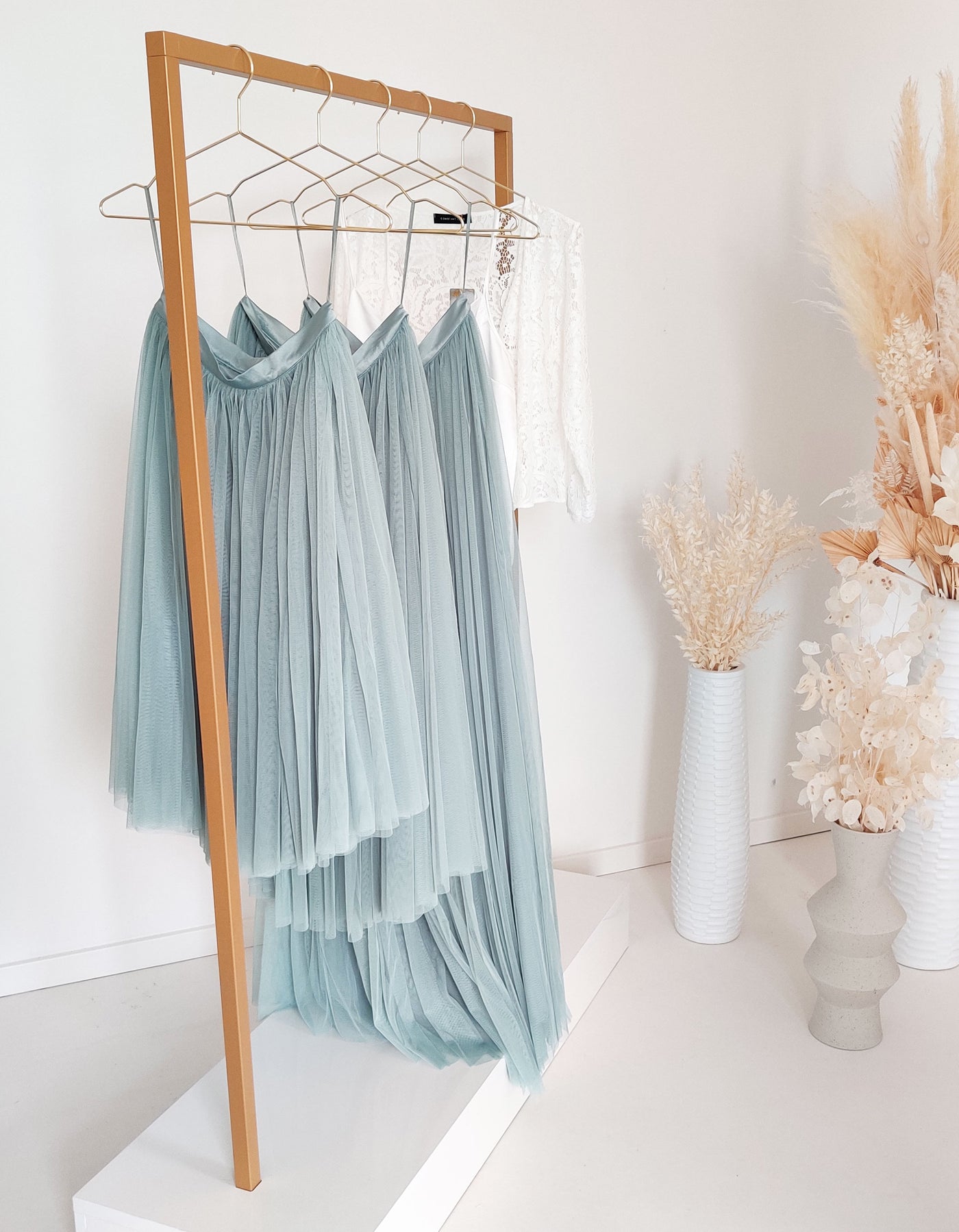 andcompliments_online_shop_brautmode_tulle_skirt_tuellrock_tuell_braut_hochzeit_online_shoppen_blau_dusty_mint_kurz