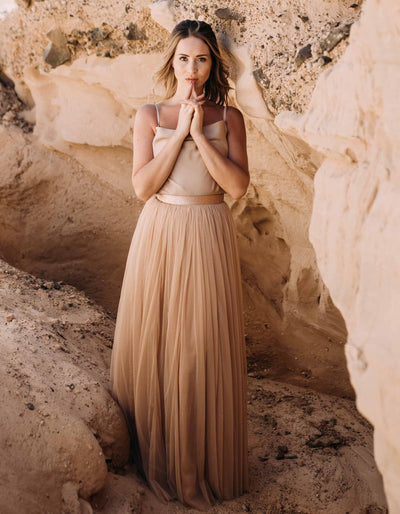 andcompliments_online_shop_brautmode_tulle_skirt_tuellrock_tuell_braut_hochzeit_online_shoppen_alt_nude_soft_powder_lang_cappuccino_braun  Alt-Text bearbeiten