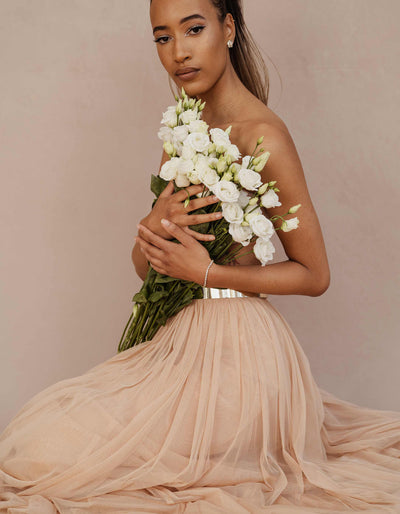 andcompliments_online_shop_brautmode_tulle_skirt_tuellrock_tuell_braut_hochzeit_online_shoppen_jan_kulke_alt_nude_soft_powder_lang_cappuccino_braun