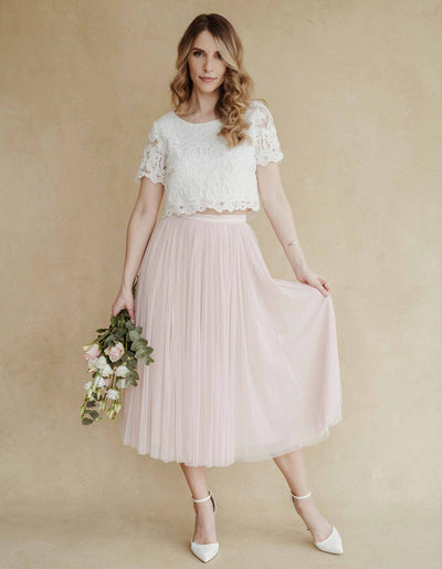 traenen_brautkleid_berater_brautkleid_finder_online_shopping_tüllrock_midi_kurz_grau_grün_jga_bridal_party_brautjungfern_vintage_boho_hochzeit_rosa  Alt-Text bearbeiten
