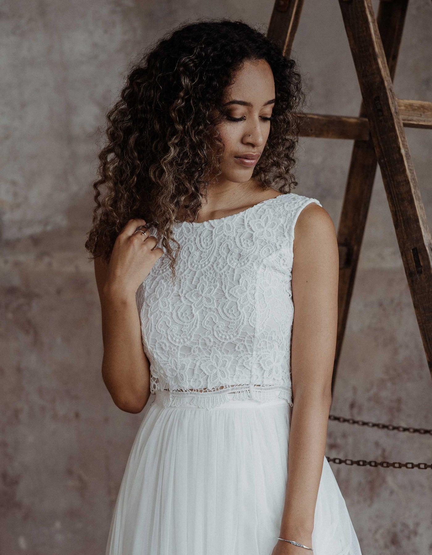 andcompliments_online_shop_brautmode_tulle_skirt_tuellrock_tuell_braut_hochzeit_online_shoppen_mix_and_match_spitzenoberteil_braut_top_athen_brautkleid  Alt-Text bearbeiten