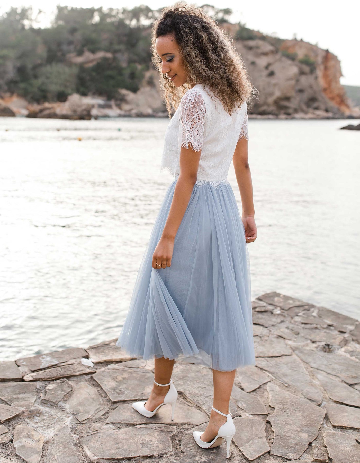 andcompliments_online_shop_brautmode_tulle_skirt_tullrock_tull_braut_hochzeit_online_shoppen_mix_and_match_spitzenoberteil_braut_top_venice_mix and match_2022_2023