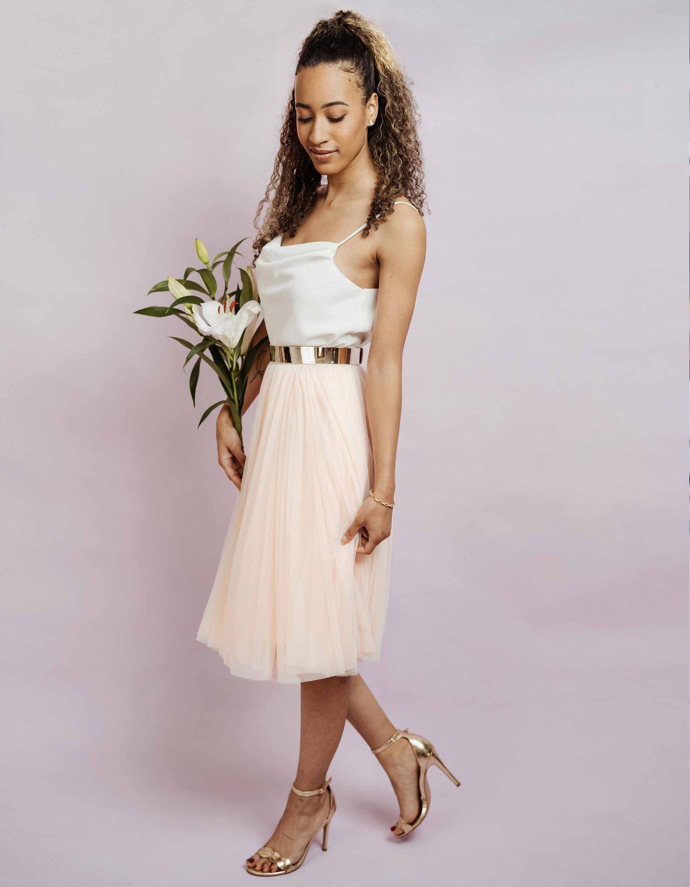 andcompliments_online_shop_brautmode_tulle_skirt_tuellrock_tuell_braut_hochzeit_online_shoppen_peach_blush_hochzeitsgast_kurz