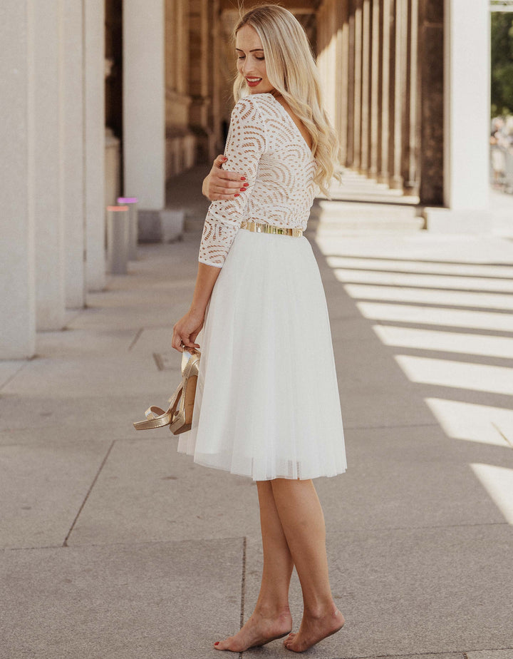 andcompliments_online_shop_brautmode_tulle_skirt_tullrock_tull_braut_hochzeit_online_shoppen_mix_and_match_spitzenoberteil_braut_top_biarritz-1  Alternativen Text bearbeiten