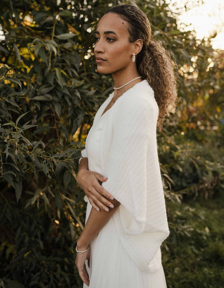 andcompliments_wifey_braut_jga_hochzeit_andcompliments_constant_love_brautmode_online_shop_tuellrock_tuell_rock_strick_stola_grobstrick_bolero_schal_cape_W  Alt-Text bearbeiten
