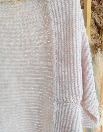 andcompliments_strickmantel_jacke_grafisch_wifey_braut_jga_hochzeit_andcompliments_constant_love_brautmode_online_shop_tuellrock_tuell_rock_weiss_stola_rosa