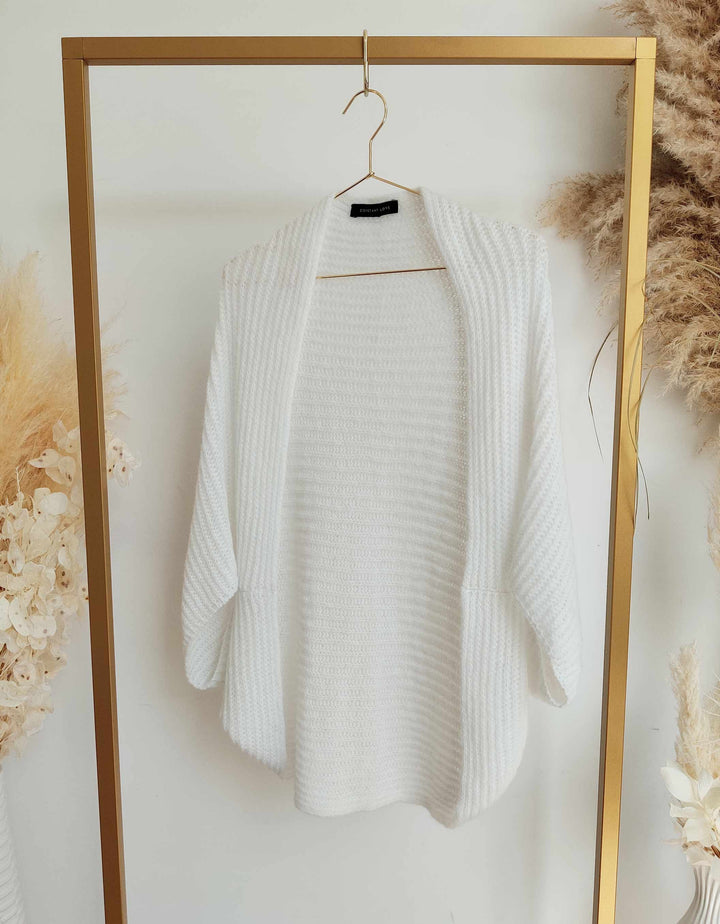 andcompliments_wifey_braut_jga_hochzeit_andcompliments_constant_love_brautmode_online_shop_tuellrock_tuell_rock_strick_stola_grobstrick_bolero_schal_cape_W