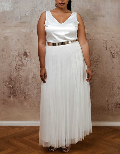 constant_love_online_shop_braut_hochzeit_andcompliments_berlin_braut_tuellrock_tuell_rock_spitze_spitzenoberteil_brautkleid_kleid_langarm_aermel_standesamt_plus_size_curvy_grosse_48_50_52