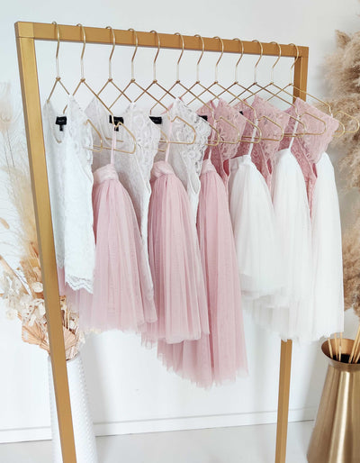 constant_love_online_shop_braut_hochzeit_andcompliments_berlin_standesamt_boho_spitze_blumen_maedchen_taufe_kommunion_kinder_maedchen_kleid_tuellrock_tuell_rock