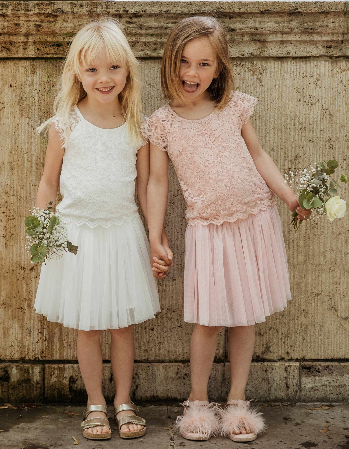constant_love_online_shop_braut_hochzeit_andcompliments_berlin_standesamt_boho_spitze_blumen_maedchen_taufe_kommunion_kinder_maedchen_kleid_tuellrock_tuell_kleid_spitze-softrose_mädchen_kommunion_kleid_prinzessin_bequem_made_in_europe