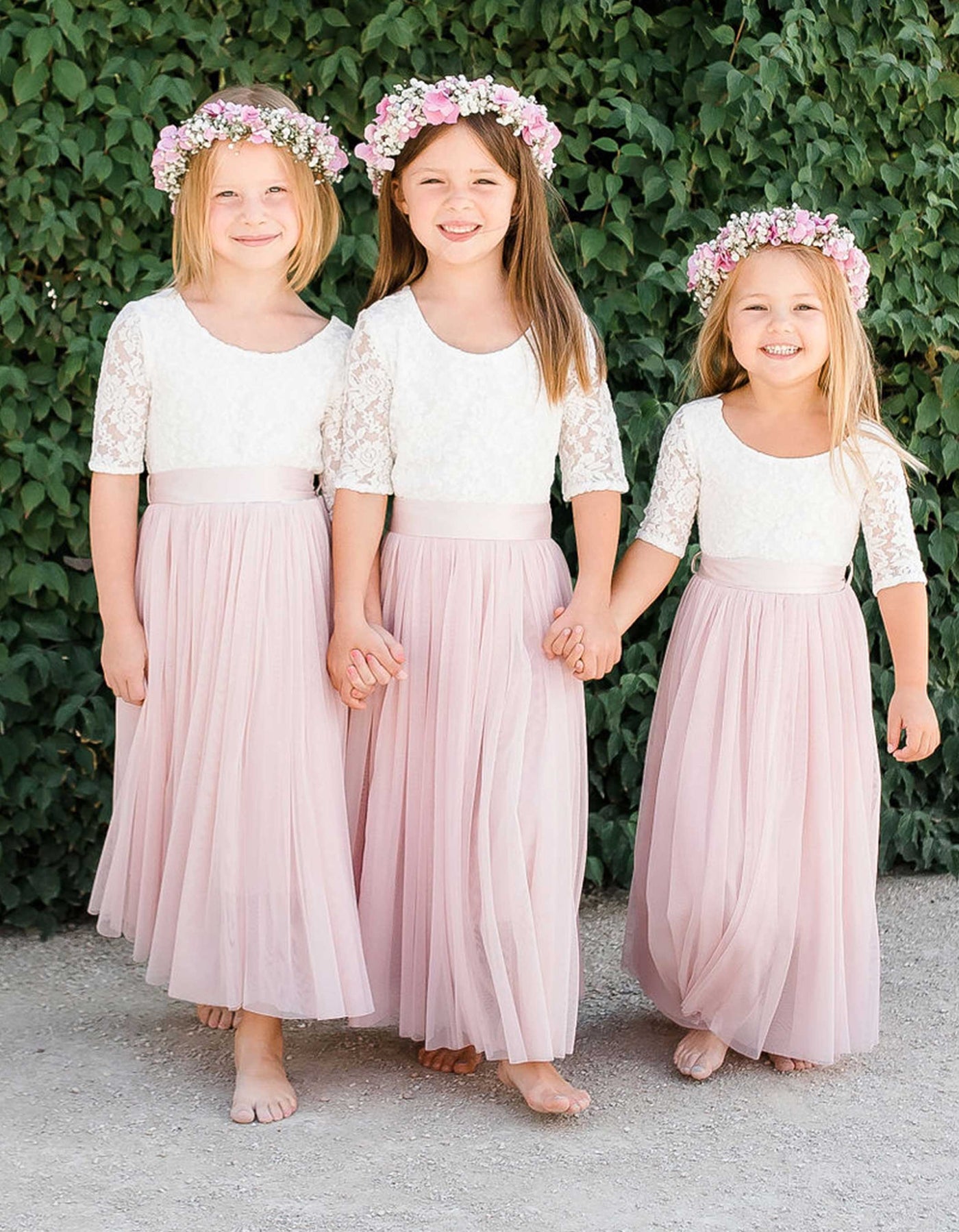 constant_love_online_shop_braut_hochzeit_andcompliments_berlin_standesamt_boho_spitze_blumen_maedchen_taufe_kommunion_kinder_maedchen_kleid_tuellrock_tuell_kleid_spitze-softrose_mädchen_kommunion_kleid_prinzessin_bequem_made_in_europe  Alt-Text bearbeiten