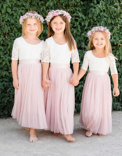 constant_love_online_shop_braut_hochzeit_andcompliments_berlin_standesamt_boho_spitze_blumen_maedchen_taufe_kommunion_kinder_maedchen_kleid_tuellrock_tuell_kleid_spitze-softrose_mädchen_kommunion_kleid_prinzessin_bequem_made_in_europe  Alt-Text bearbeiten