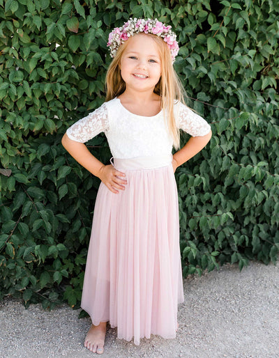 constant_love_online_shop_braut_hochzeit_andcompliments_berlin_standesamt_boho_spitze_blumen_maedchen_taufe_kommunion_kinder_maedchen_kleid_tuellrock_tuell_kleid_spitze-softrose_mädchen_kommunion_kleid_prinzessin_bequem_made_in_europe  Alt-Text bearbeiten