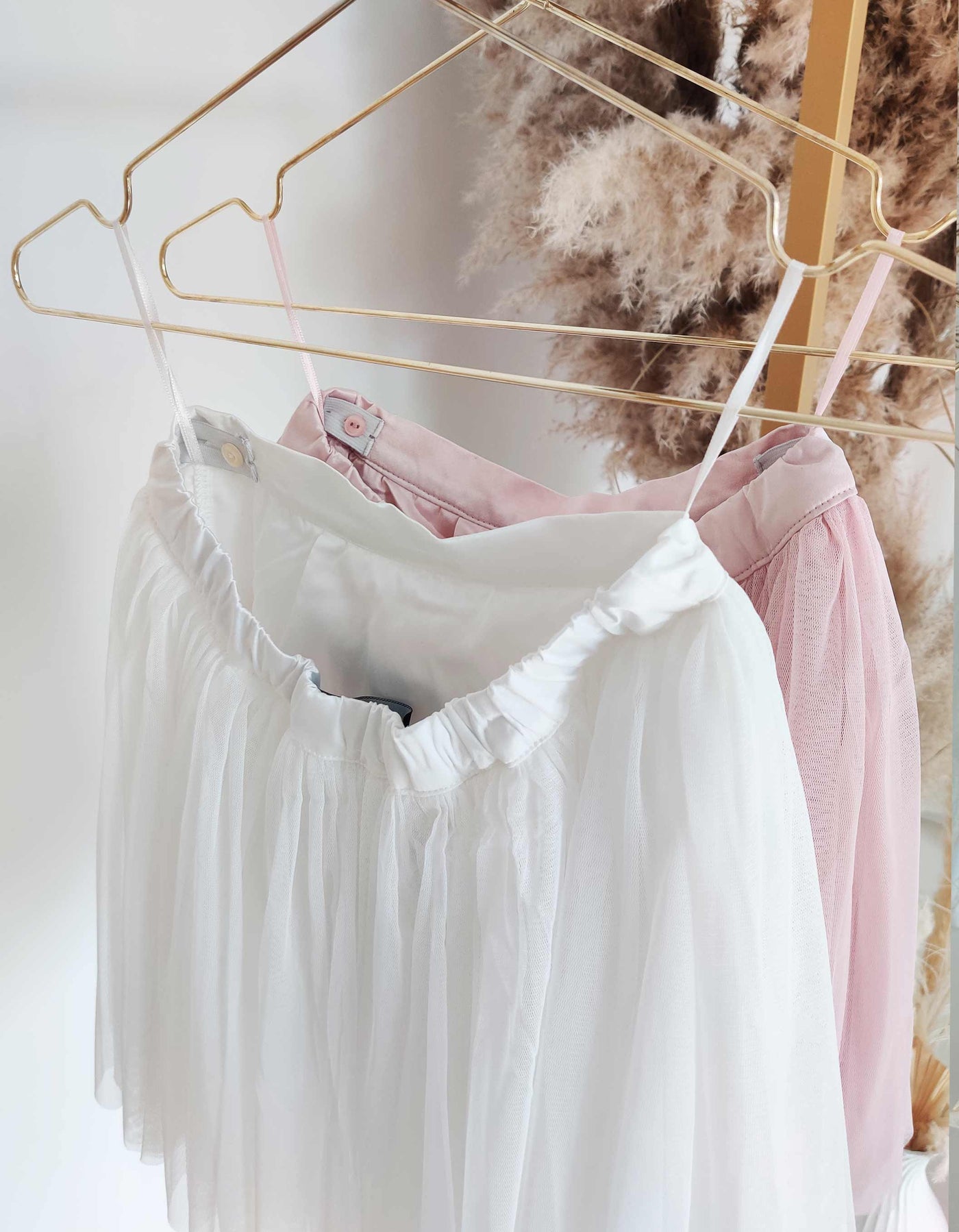    constant_love_online_shop_braut_hochzeit_andcompliments_berlin_standesamt_boho_spitze_blumen_maedchen_taufe_kommunion_kinder_maedchen_kleid_tuellrock_tuell_rock