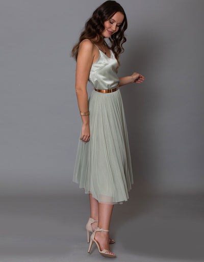 satin_top_constant_love_wie_kombiniere_ich_einen_tüllrock_outfit_mit_tüllrock_stretch_satin_top_standesamt_braut_mode_online_shop