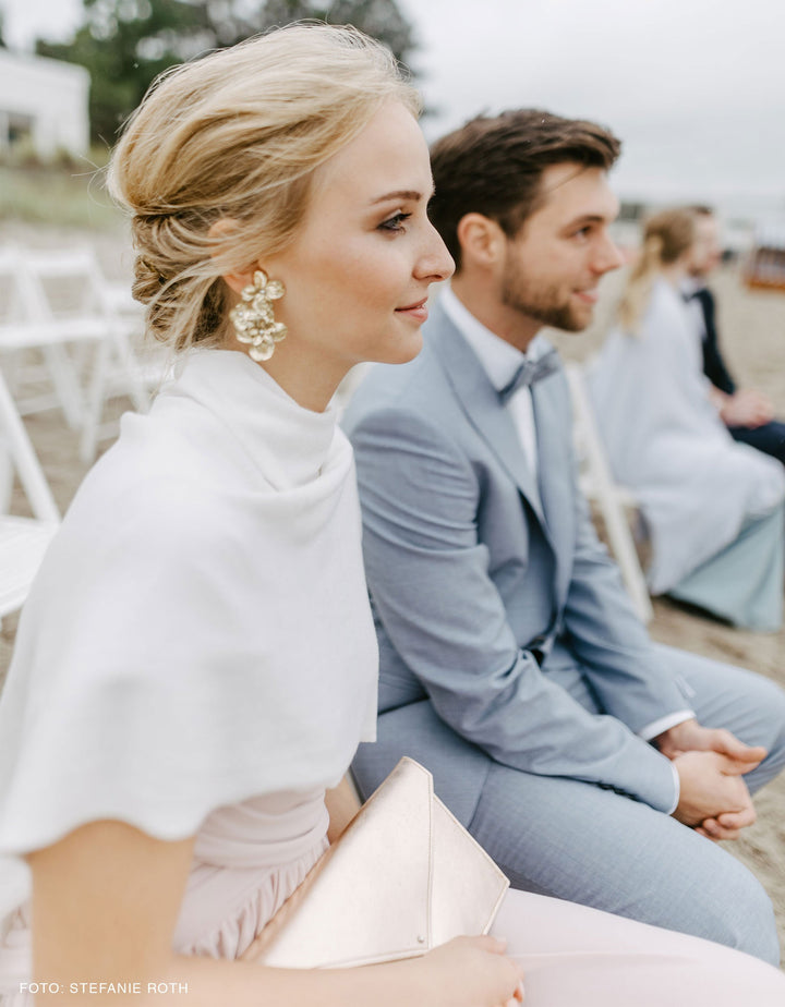 constant_love_online_shop_braut_hochzeit_andcompliments_berlin_team_braut_tüllrock_tüll_rock_strick_standesamt_Poncho_bolero