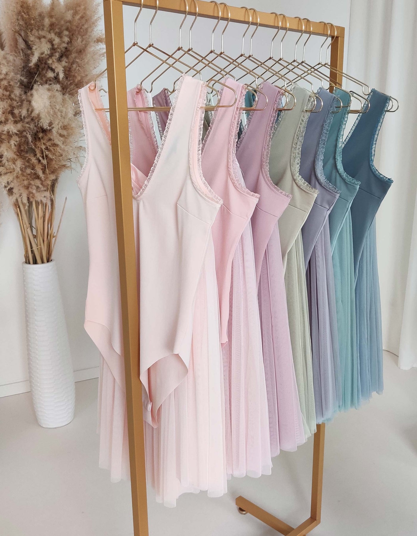 constant_love_online_shop_braut_hochzeit_andcompliments_berlin_team_braut_tullrock_tull_rock_spitze_spitzenoberteil_brautkleid_kleid_langarm_armel_standesamt_boho_spitze_body_basic_brautjungfern_outfit_hochzeitsgast