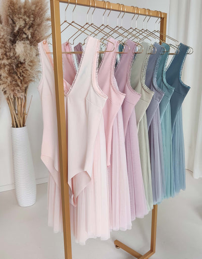 constant_love_online_shop_braut_hochzeit_andcompliments_berlin_team_braut_tullrock_tull_rock_spitze_spitzenoberteil_brautkleid_kleid_langarm_armel_standesamt_boho_spitze_body_basic_brautjungfern_outfit_hochzeitsgast