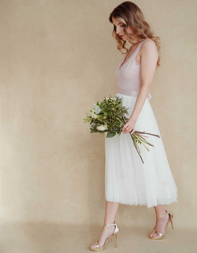 constant_love_online_shop_braut_hochzeit_andcompliments_berlin_team_braut_tullrock_tull_rock_spitze_spitzenoberteil_brautkleid_kleid_langarm_armel_standesamt_boho_spitze_body_basic_brautjungfern_outfit_hochzeitsgast