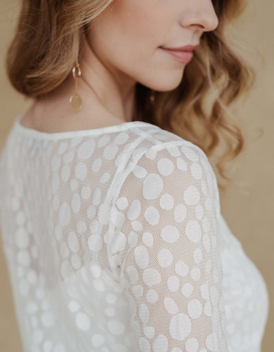 constant_love_online_shop_braut_hochzeit_andcompliments_berlin_team_braut_tullrock_tull_rock_spitze_spitzenoberteil_brautkleid_kleid_langarm_armel_standesamt_boho_spitze_body_dot_punkt