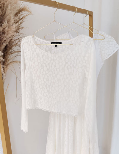 constant_love_online_shop_braut_hochzeit_andcompliments_berlin_team_braut_tullrock_tull_rock_spitze_spitzenoberteil_brautkleid_kleid_langarm_armel_standesamt_boho_spitze_body_dot_punkt