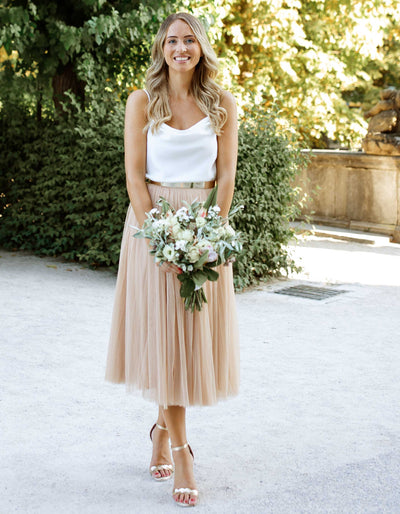 constant_love_online_shop_braut_hochzeit_andcompliments_berlin_tuellrock_tuell_rock_brautkleid_kleid_standesamt_body_clean_crepe_herbst_winter_hochzeit_wassefall_spaghetti