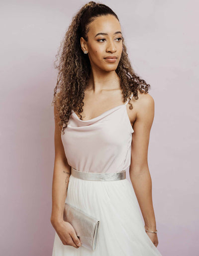 andcompliments_online_shop_brautmode_tulle_skirt_tuellrock_tuell_braut_hochzeit_online_shoppen_mini_clutch_broken_matt_silber