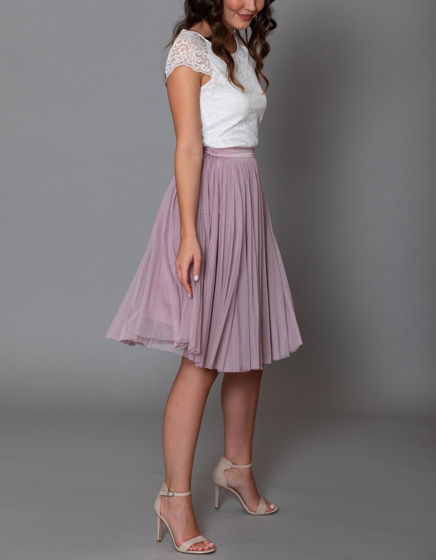 traenen_brautkleid_berater_brautkleid_finder_online_shopping_tüllrock_midi_kurz_grau_grün_jga_bridal_party_brautjungfern_vintage_boho_hochzeit_altrosa