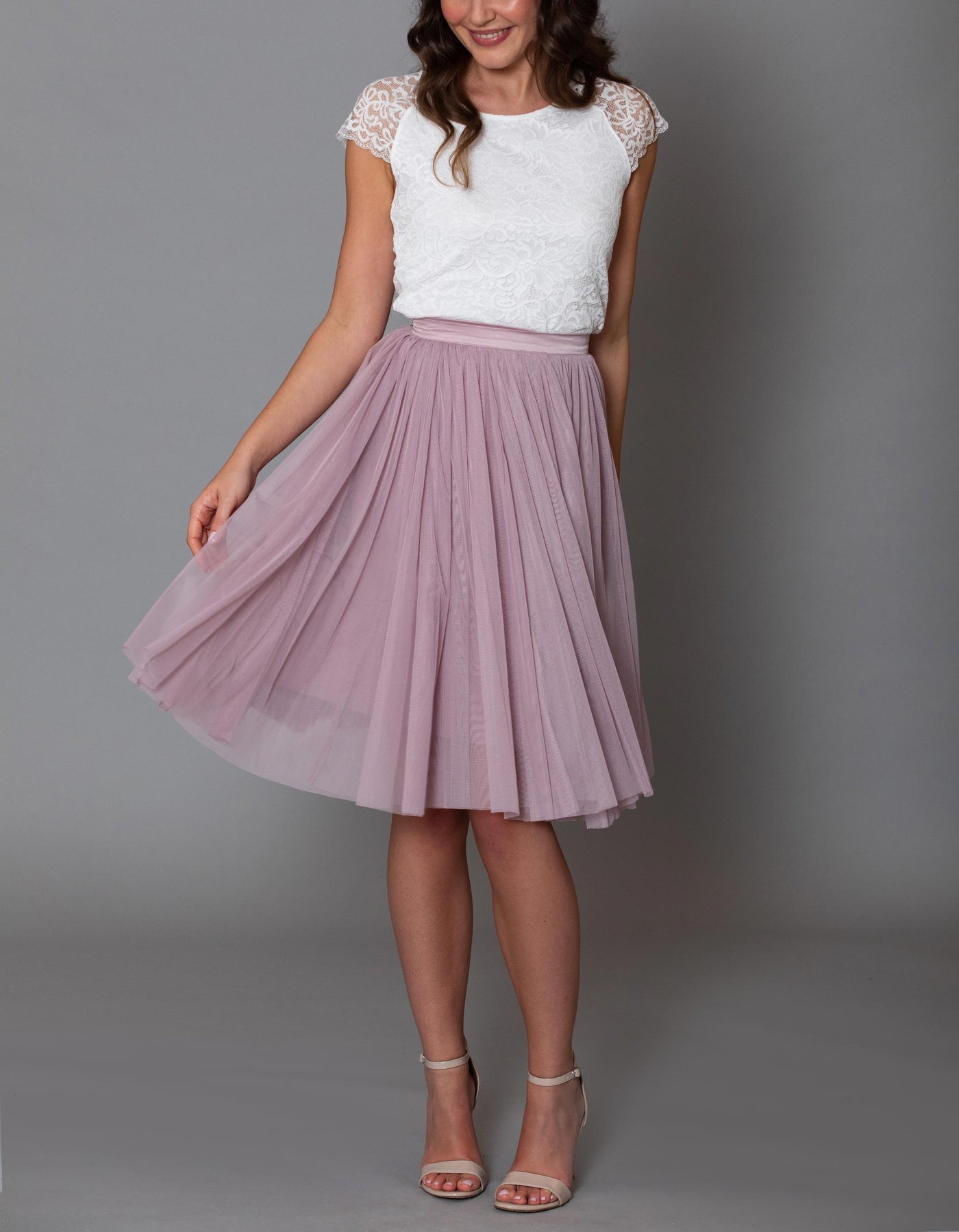 traenen_brautkleid_berater_brautkleid_finder_online_shopping_tüllrock_midi_kurz_grau_grün_jga_bridal_party_brautjungfern_vintage_boho_hochzeit_altrosa