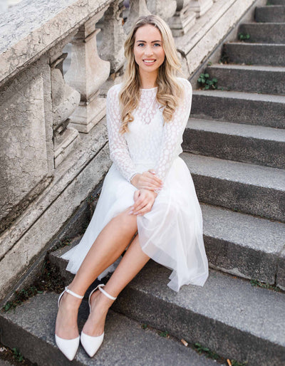 constant_love_online_shop_braut_hochzeit_andcompliments_berlin_team_braut_tullrock_tull_rock_spitze_spitzenoberteil_brautkleid_kleid_langarm_armel_standesamt_boho_spitze_body_dot_punkt