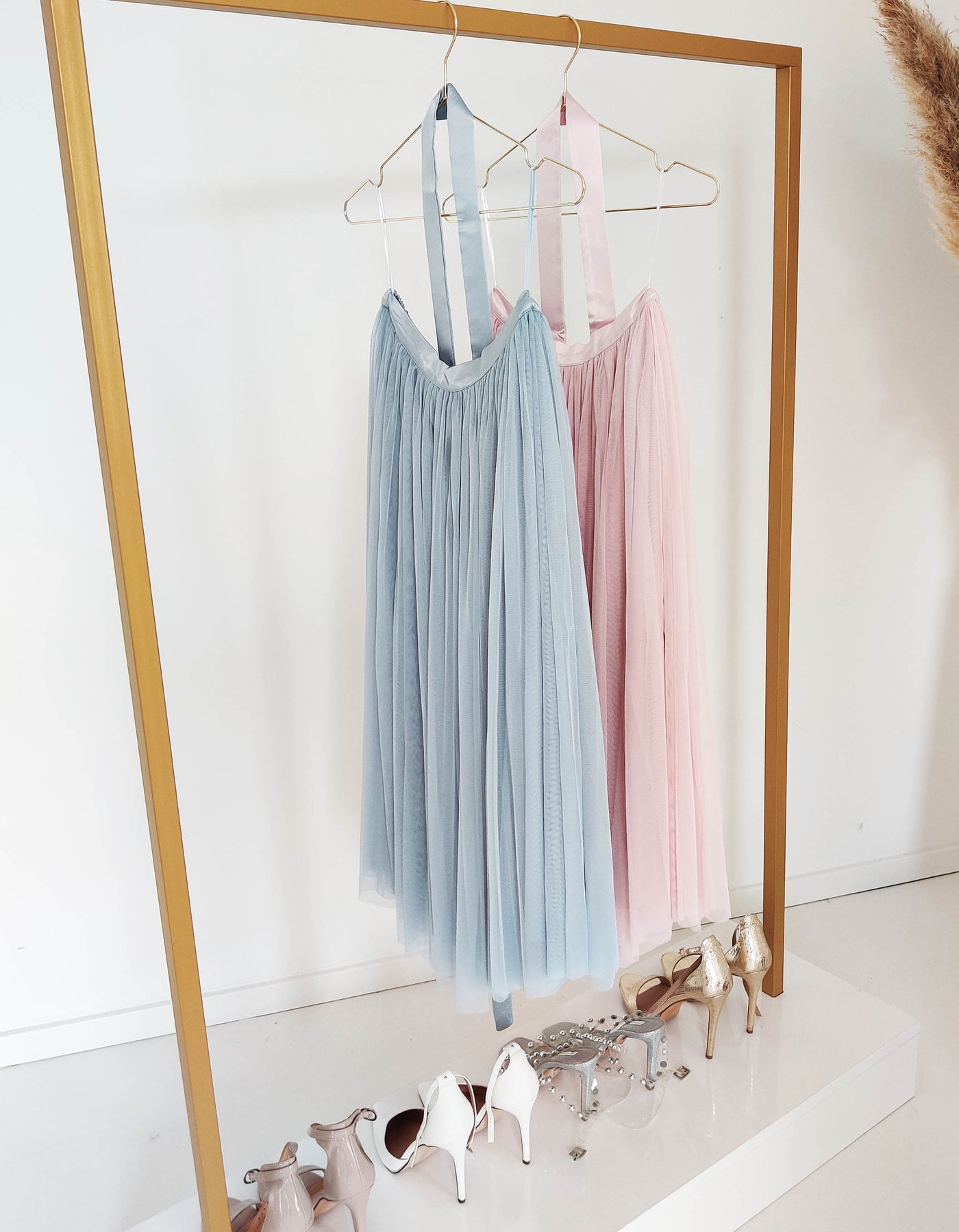 constant_love_tullrock_schwanger_babybauch_schwangerschaft_umstandsmode_brautkleid_hochzeit_gast_standesamt_pastellblau_its_a_boy_gender_reveal