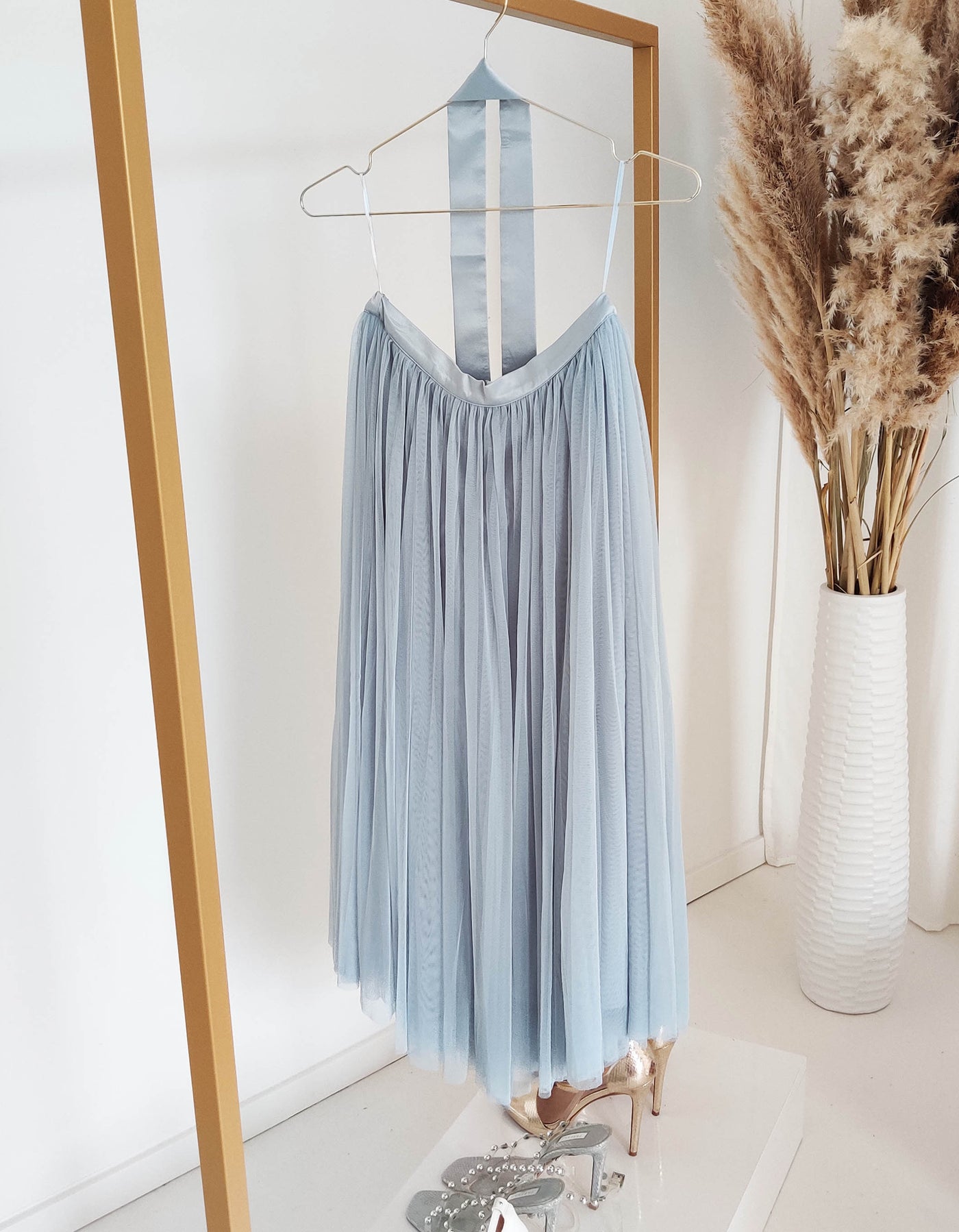 constant_love_tullrock_schwanger_babybauch_schwangerschaft_umstandsmode_brautkleid_hochzeit_gast_standesamt_pastellblau_its_a_boy_gender_reveal