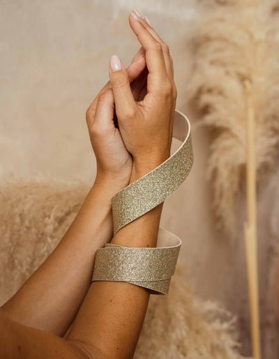 glitterbelt_broken_clean_gold_front_boho_braut_kopfschmuck_hochzeit_constantlove_brautschmuck-haarschmuck-vintage_boho_hochzeit_clean_glittergold